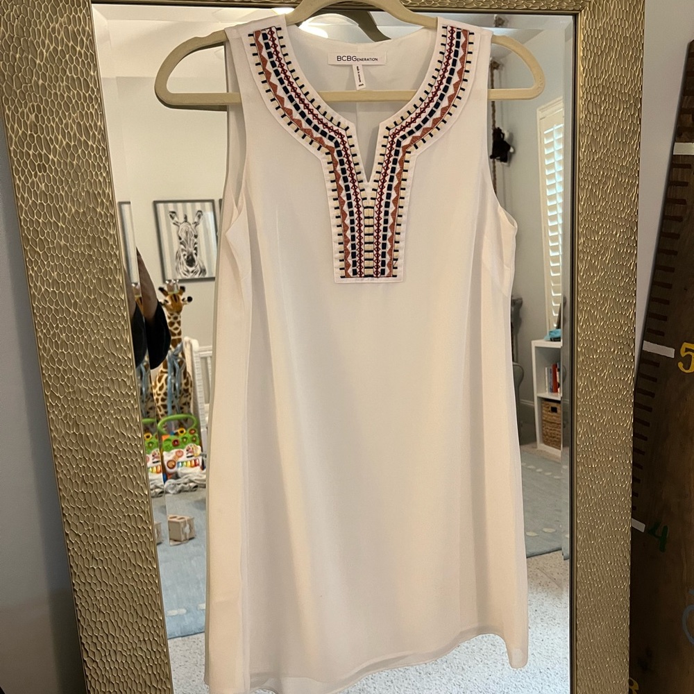 WHIRE BCBG DRESS
